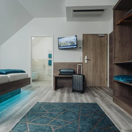 & Restaurant Hessischer Hof Hainburg