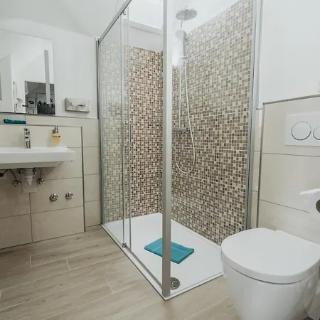 Hotell & Restaurant Hessischer Hof 3*