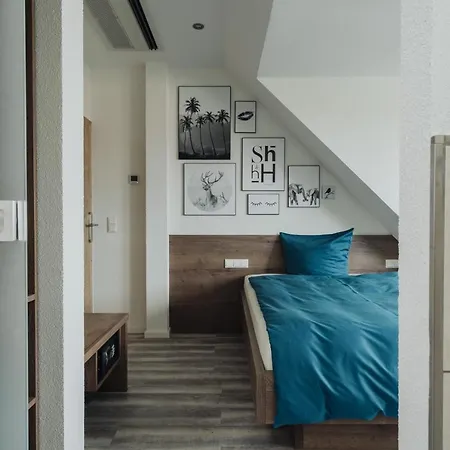 & Restaurant Hessischer Hof 3*