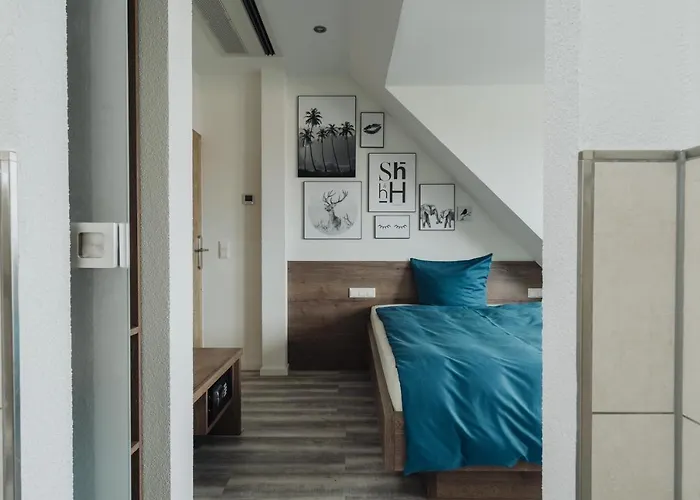 & Restaurant Hessischer Hof 3*