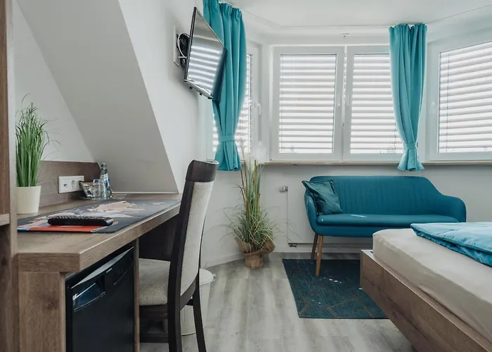 & Restaurant Hessischer Hof 3*